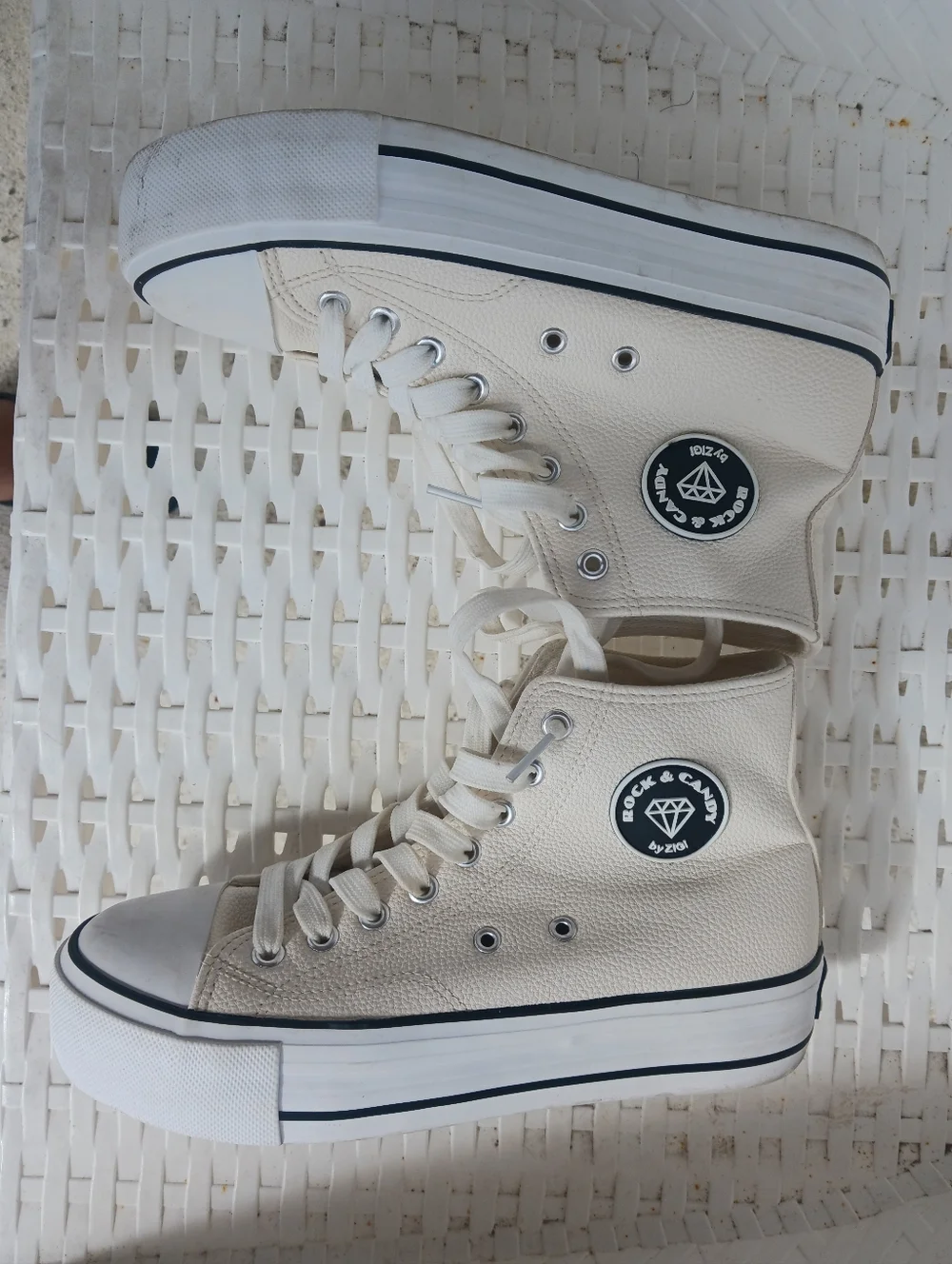 Rock & Candy By Zigi Women White Platform High Top Sneakers
